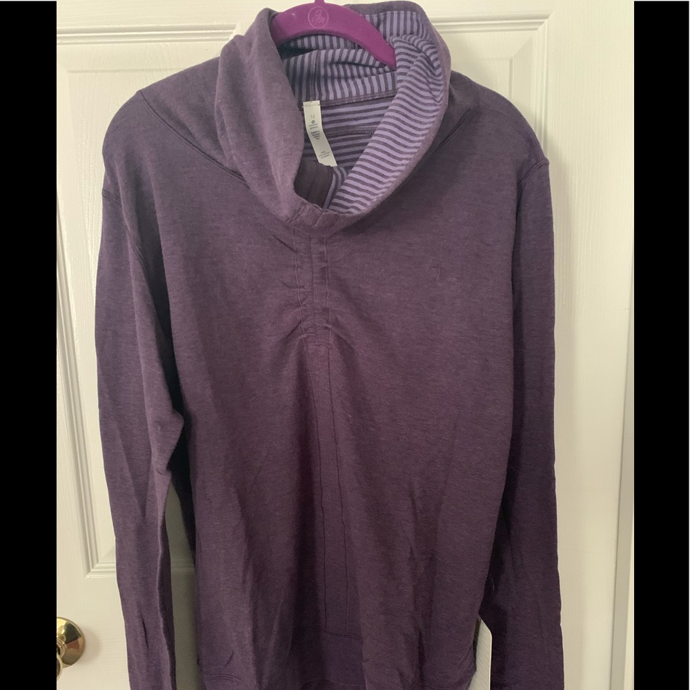 Lululemon In a Cinch Long sleeve tee